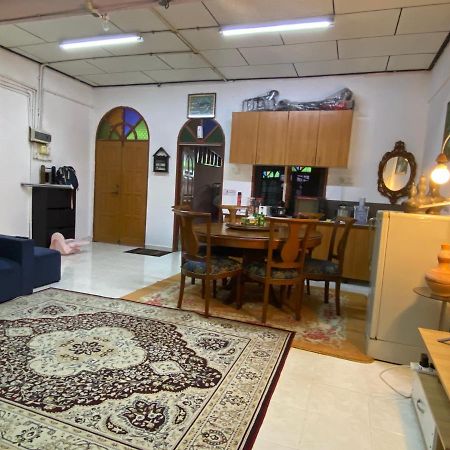 Aryaty Stay Pantai Batu Buruk كُوالا تيرينغانو المظهر الخارجي الصورة