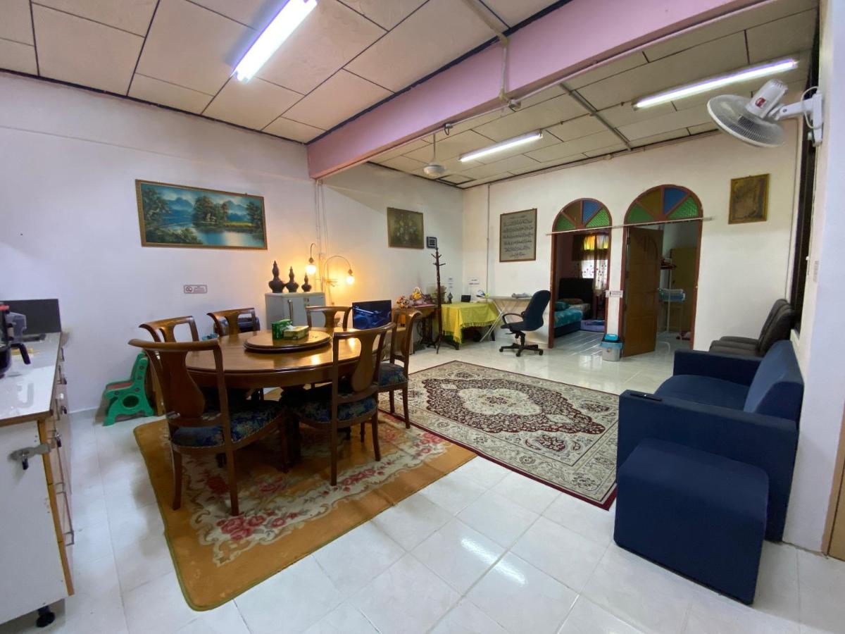 Aryaty Stay Pantai Batu Buruk كُوالا تيرينغانو المظهر الخارجي الصورة