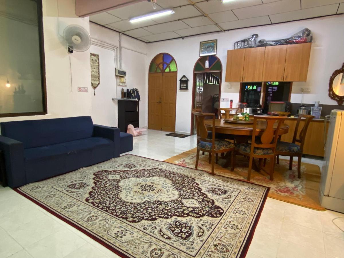Aryaty Stay Pantai Batu Buruk كُوالا تيرينغانو المظهر الخارجي الصورة